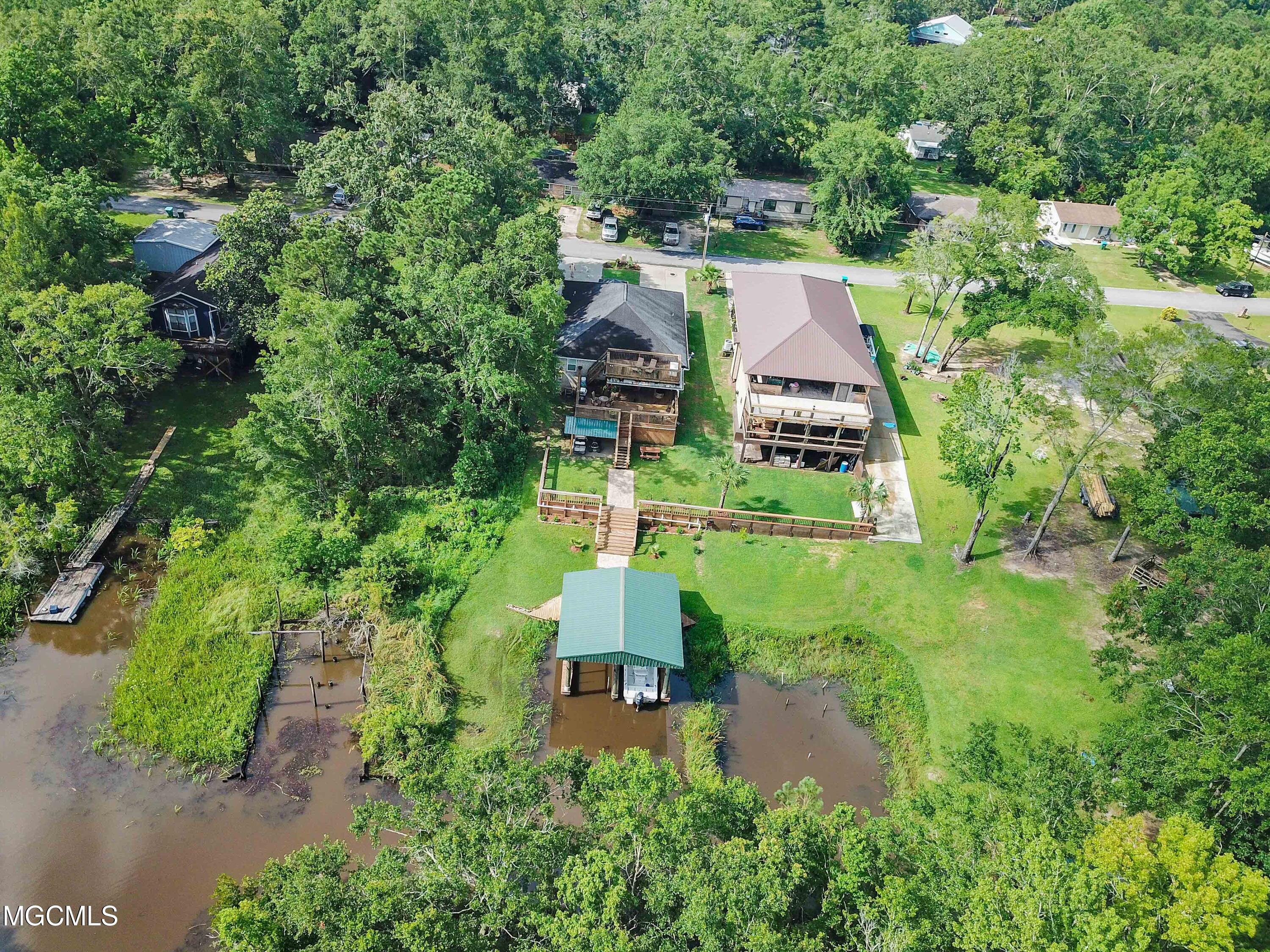 808 Roys Road Gautier, MS 39553 - Photo 37 of 40 037