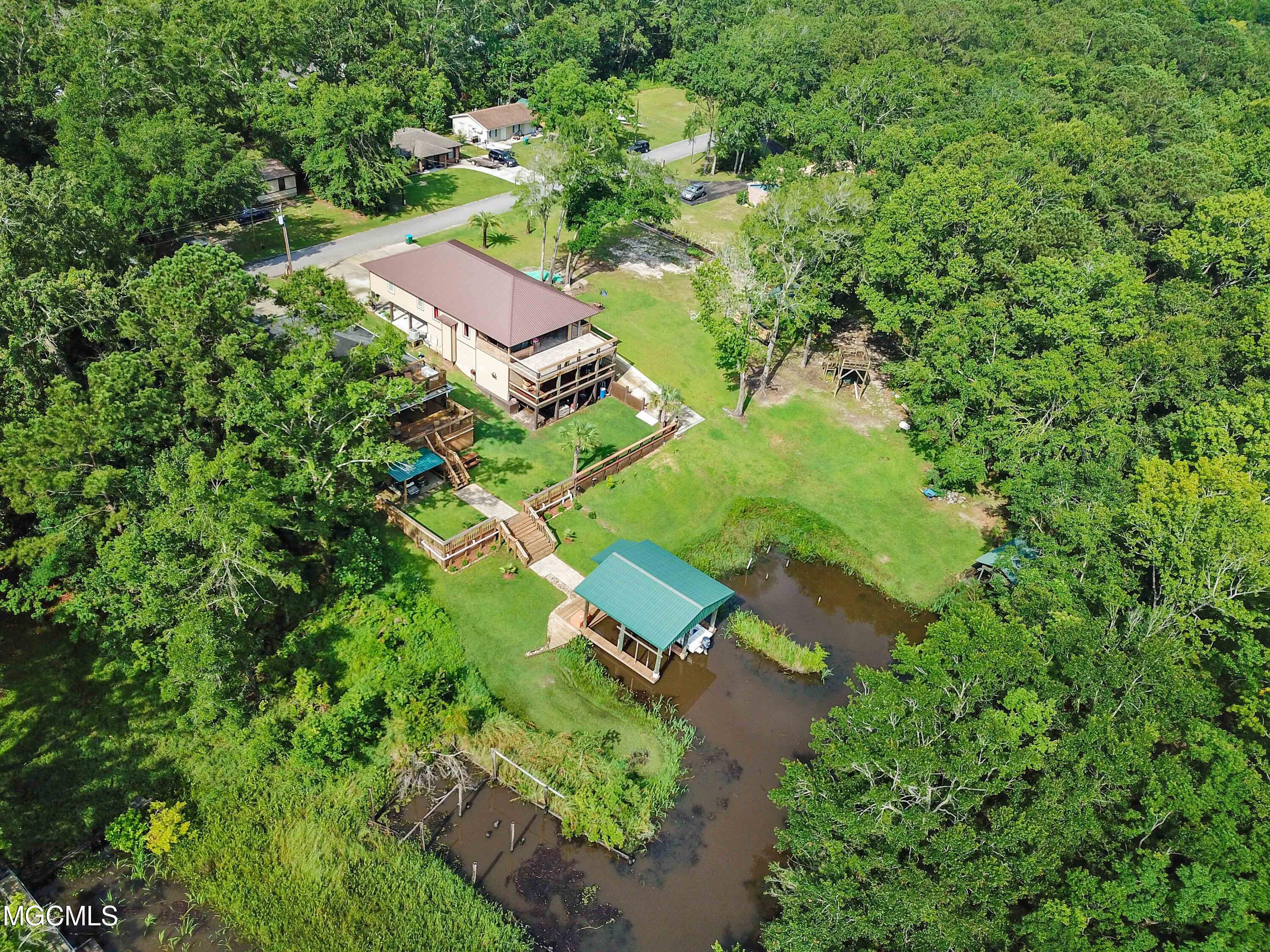 808 Roys Road Gautier, MS 39553 - Photo 38 of 40 038