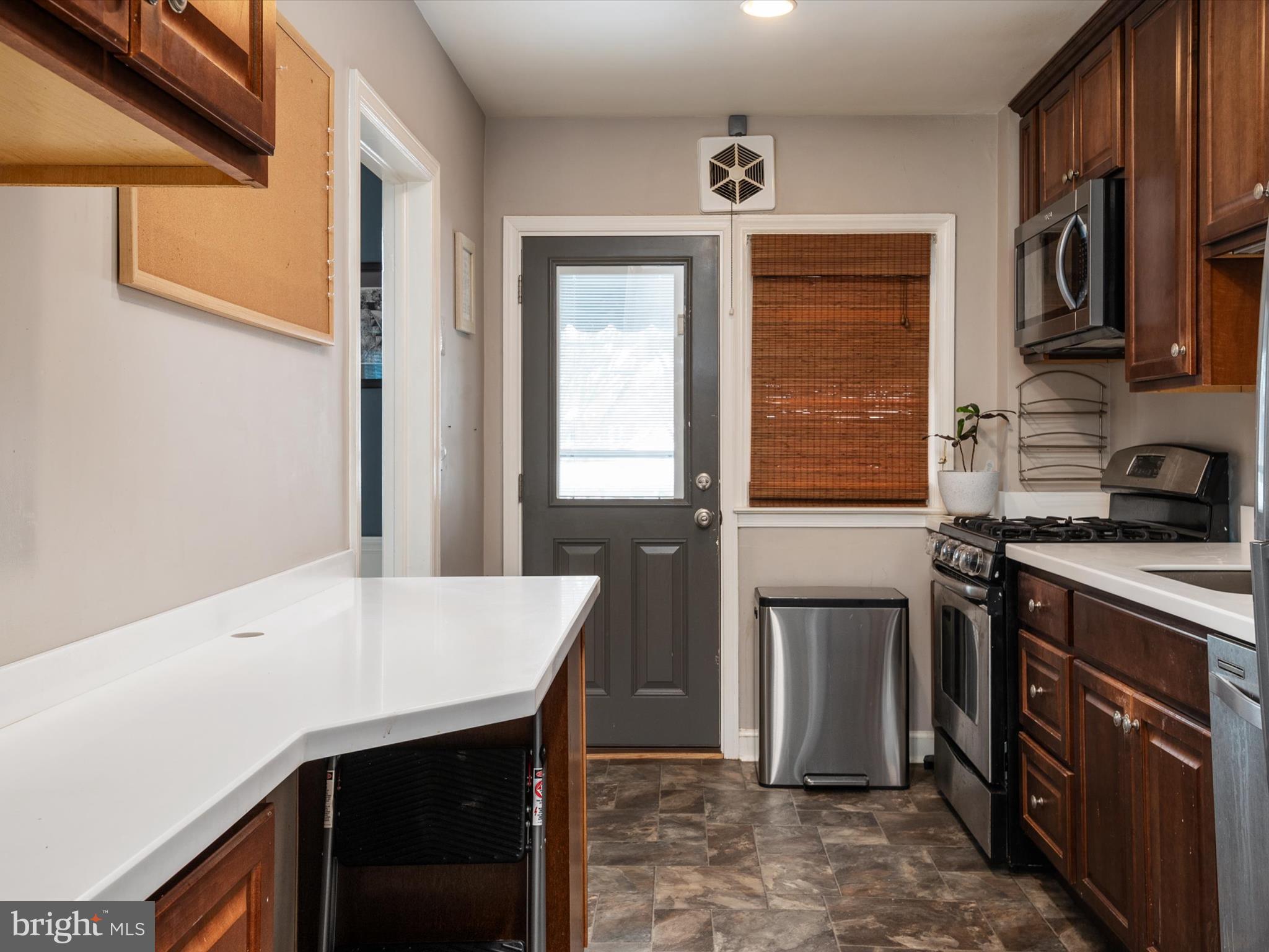 242 Blenheim Road Baltimore, MD 21212 - Photo 9 of 31