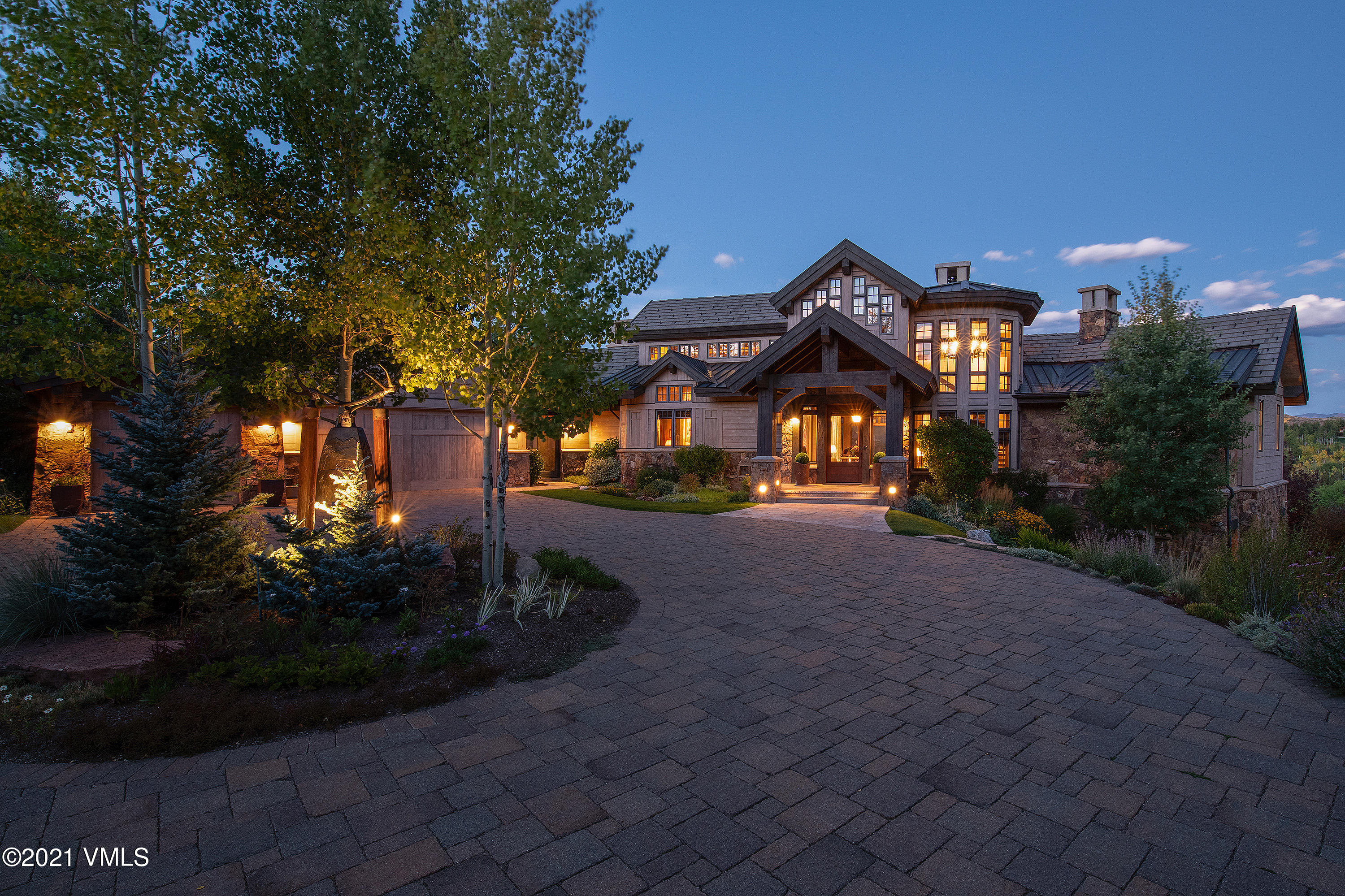 555 Red Draw Edwards, CO 81632 - Photo 4 of 24 a house view with a garden space