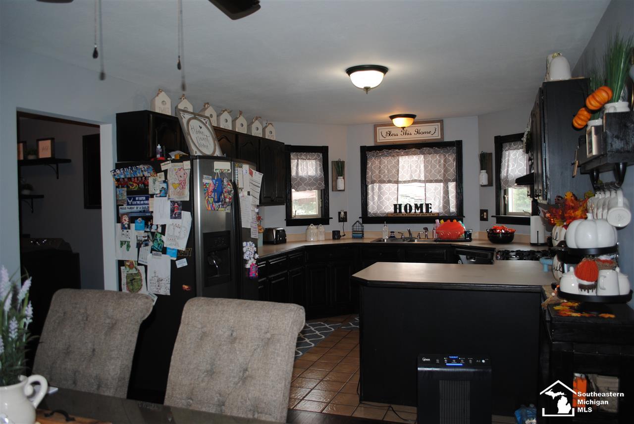 4912 Sycamore Road Newport, MI 48166 - Photo 6 of 34 50028025-5.JPG