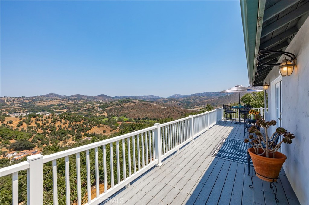 2125 Puerto Del Mundo Fallbrook, CA 92028 - Photo 12 of 73 Gallery Image 12