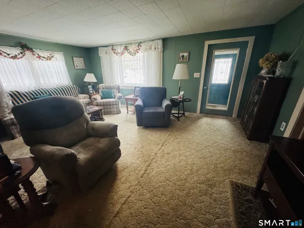 $279,900 | 99 Squaw Rock Road, Plainfield, CT 06354