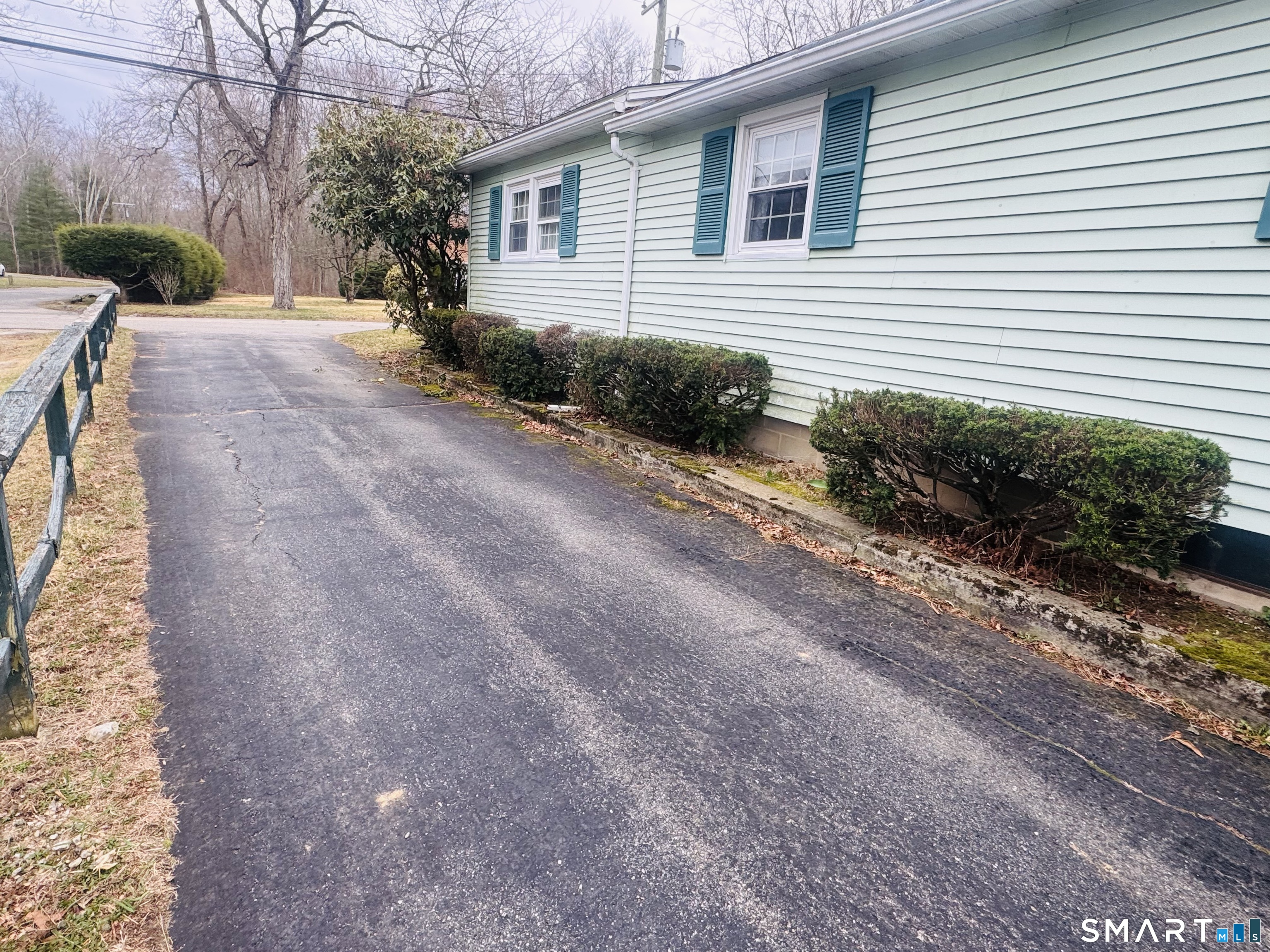 99 Squaw Rock Road Plainfield, CT 06354 - Photo 9 of 31