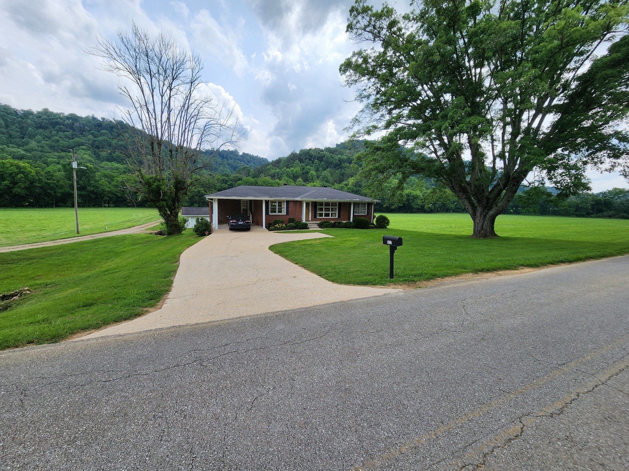 1036 Old Bottom Road Lafayette, TN 37083 - Photo 1 of 36 Gallery Image 1