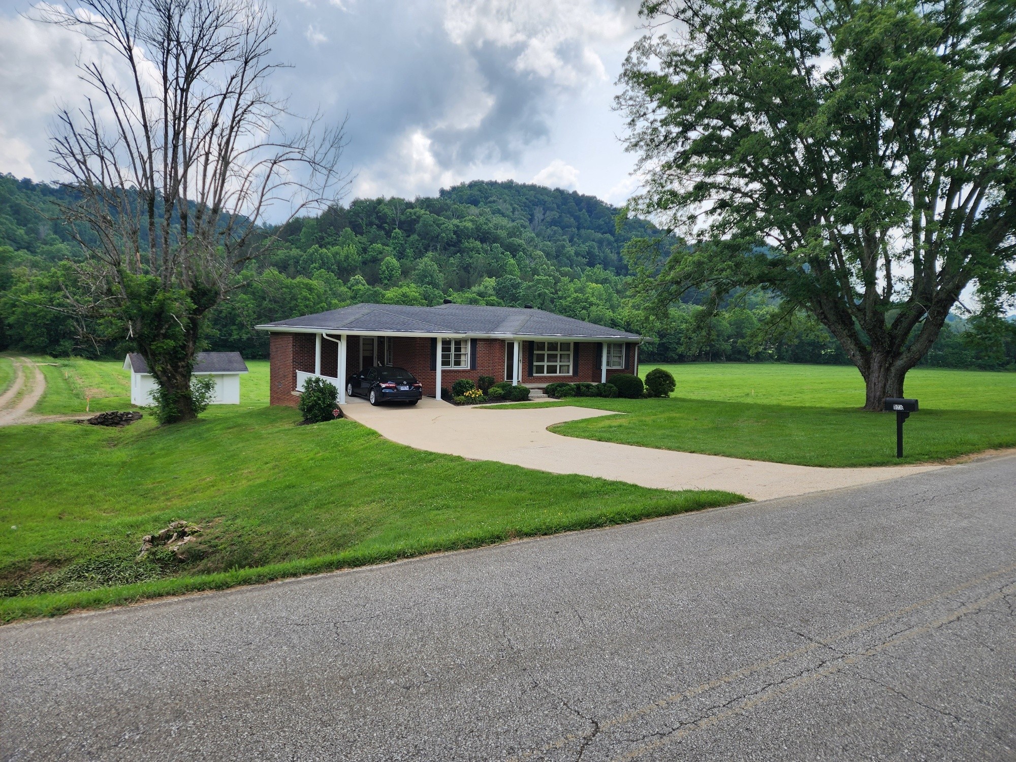 1036 Old Bottom Road Lafayette, TN 37083 - Photo 3 of 36 Gallery Image 3