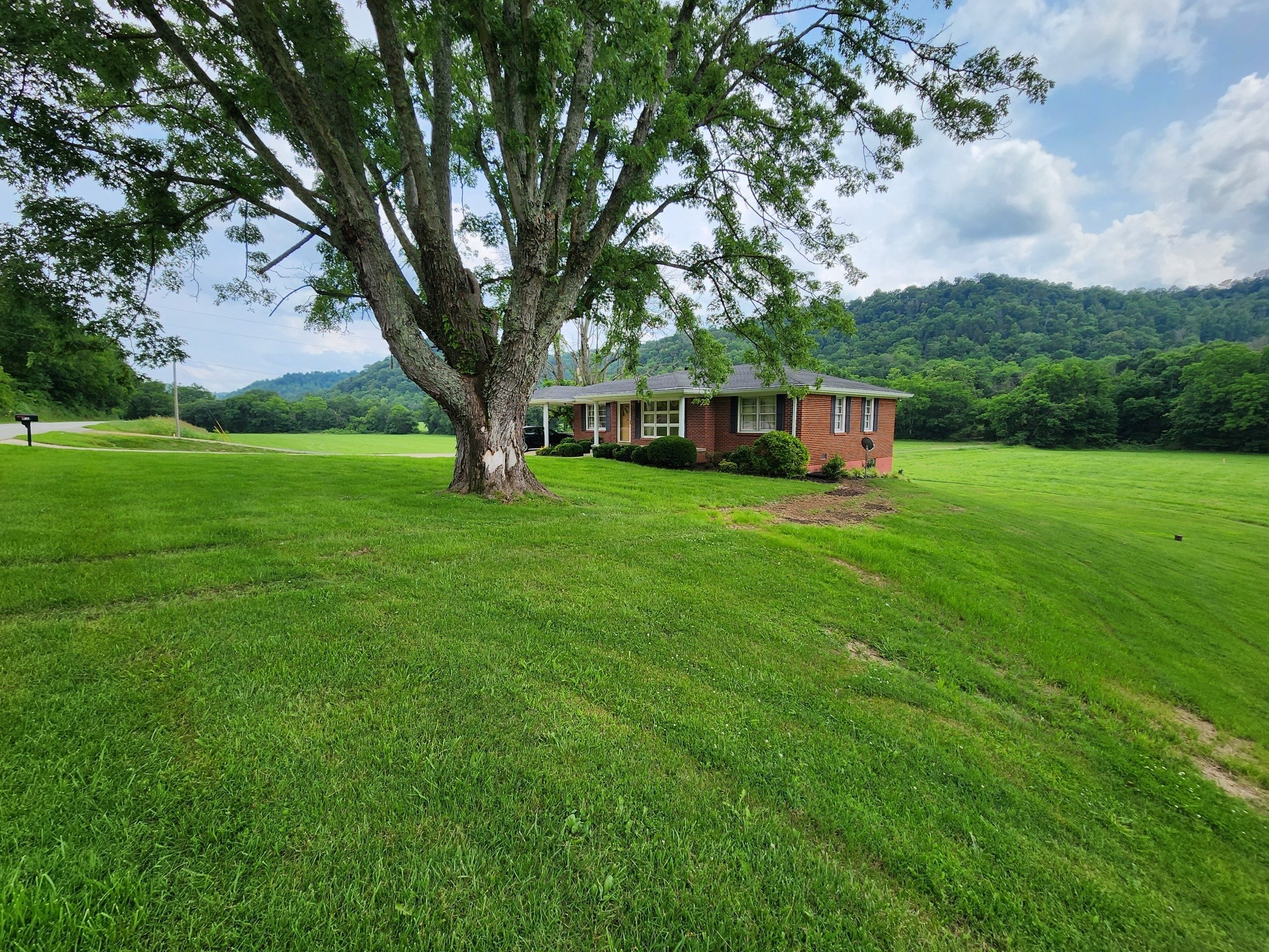 1036 Old Bottom Road Lafayette, TN 37083 - Photo 5 of 36 Gallery Image 5