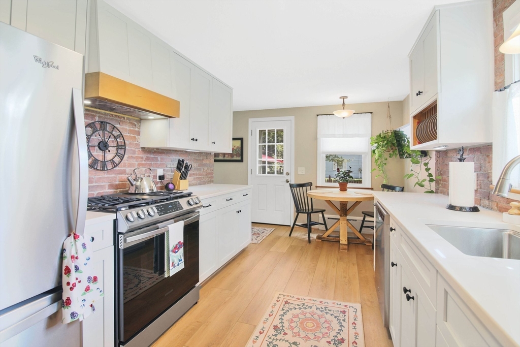 107 Barrington Road Longmeadow, MA 01106 - Photo 14 of 42 Gallery Image 14
