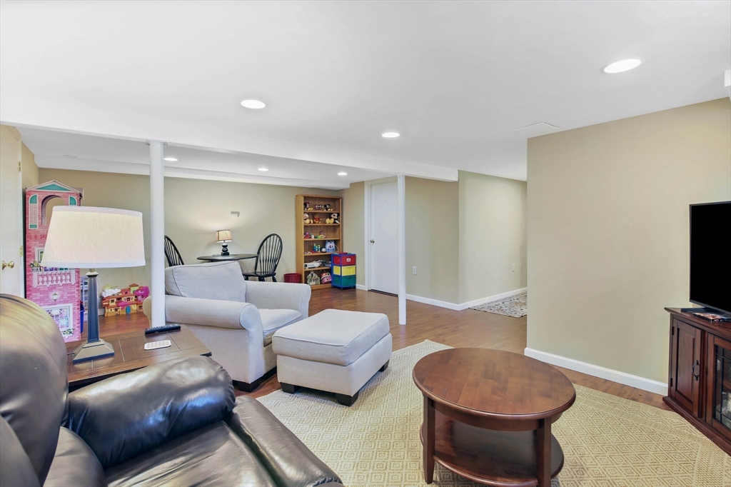 107 Barrington Road Longmeadow, MA 01106 - Photo 25 of 42 Gallery Image 25