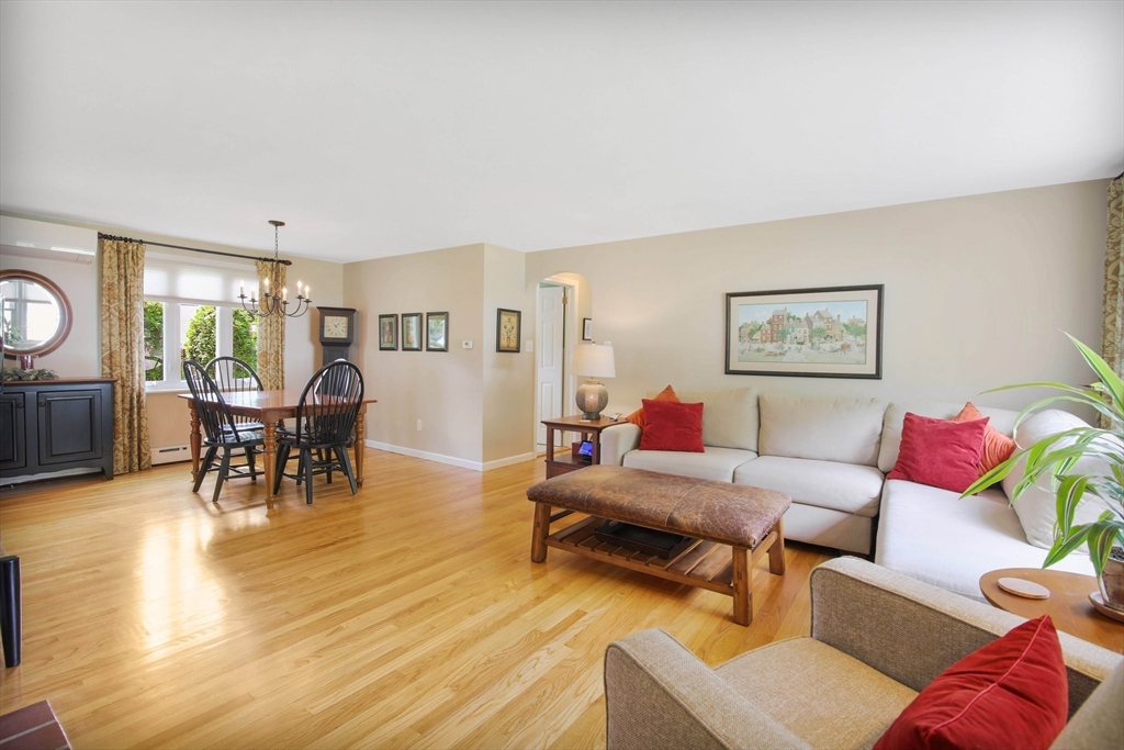 107 Barrington Road Longmeadow, MA 01106 - Photo 3 of 42 Gallery Image 3