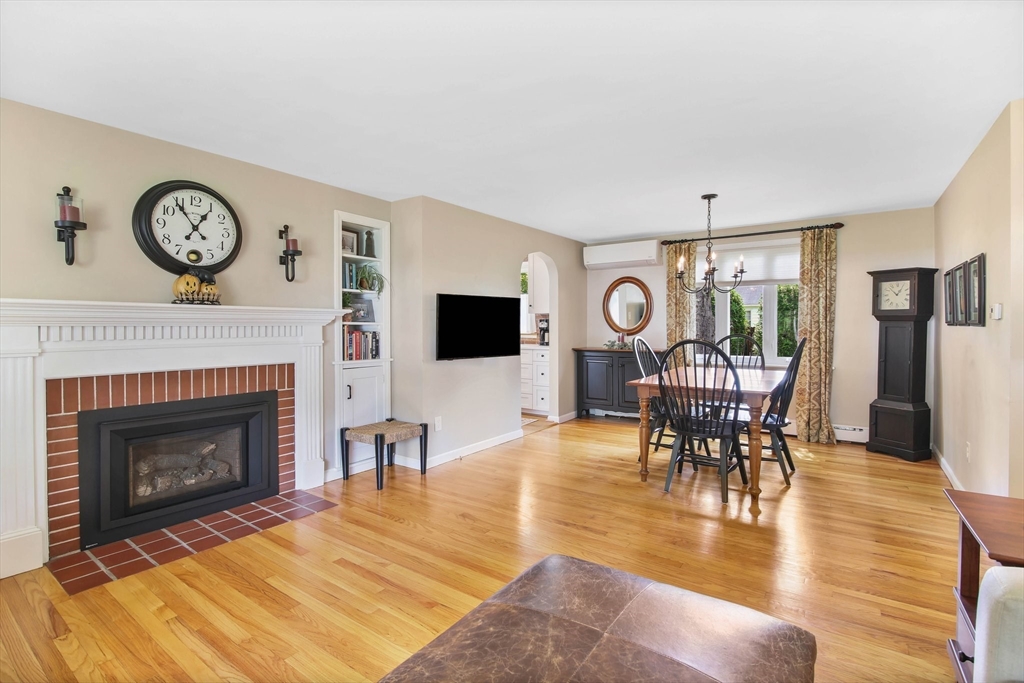 107 Barrington Road Longmeadow, MA 01106 - Photo 4 of 42 Gallery Image 4