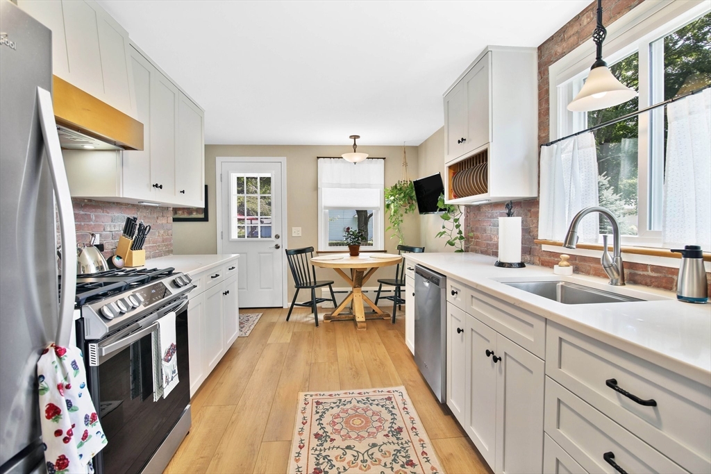 107 Barrington Road Longmeadow, MA 01106 - Photo 10 of 42 Gallery Image 10