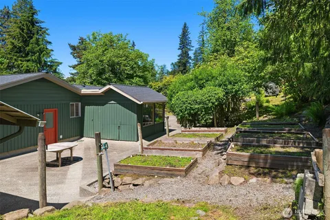 $990,000 | 16408 Tiger Mountain Road Southeast, Issaquah, WA 98027