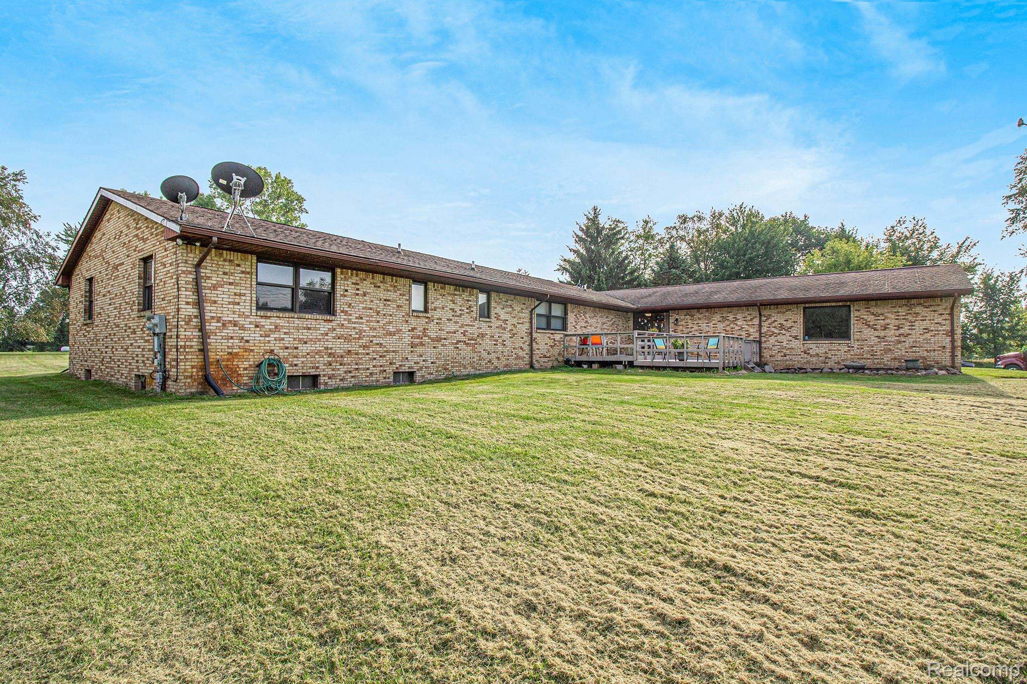 6500 Layton Road Fowlerville, MI 48836 - Photo 27 of 37 5.jpg