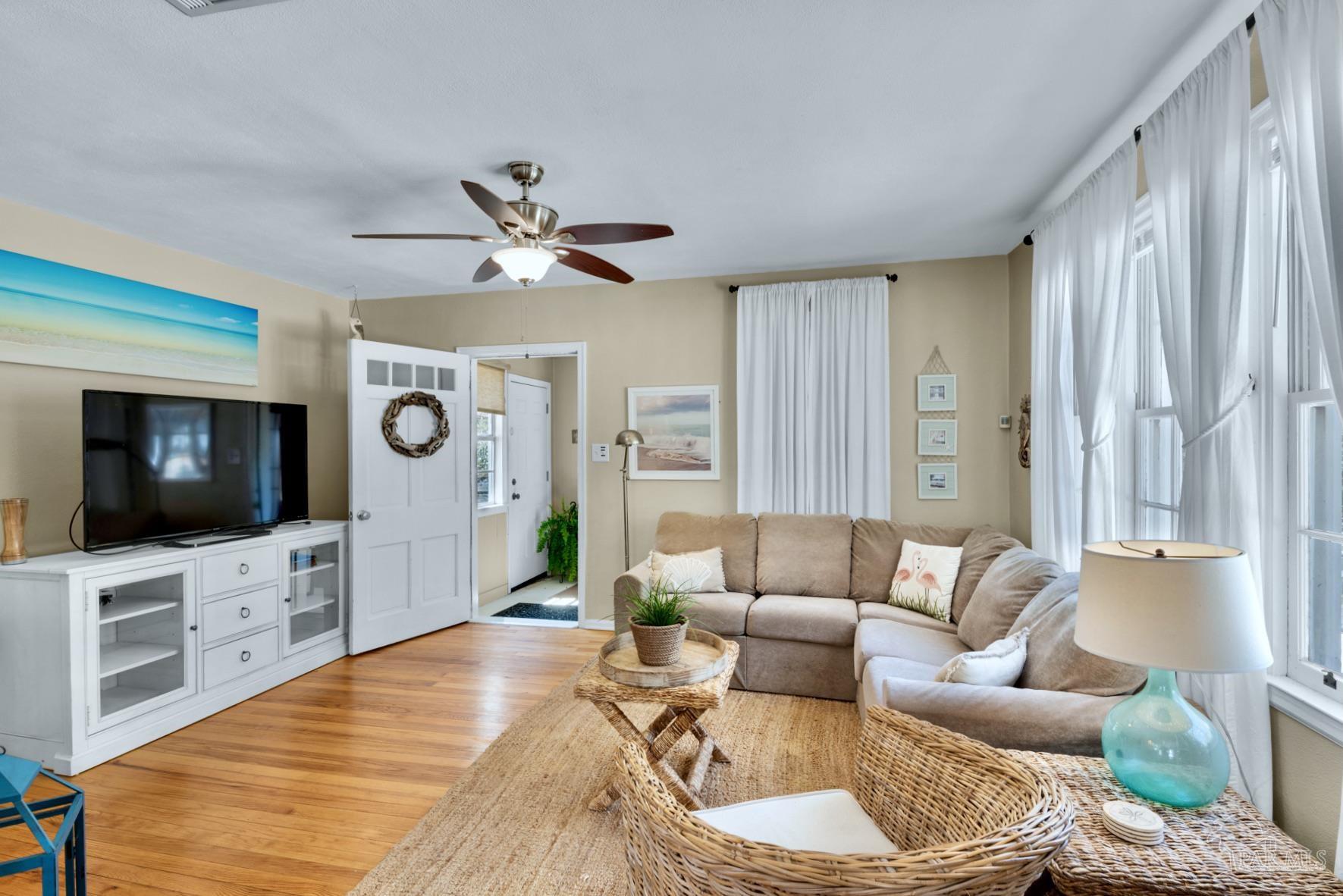 304 Flannan Road Pensacola, FL 32507 - Photo 4 of 38 Gallery Image 4