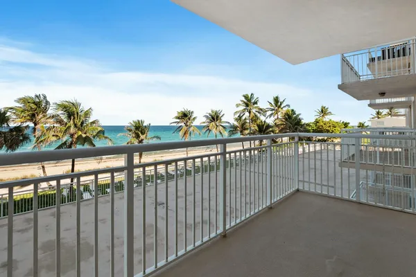 $3,200 | 1051 Hillsboro Mile, Unit 305E, Hillsboro Beach, FL 33062