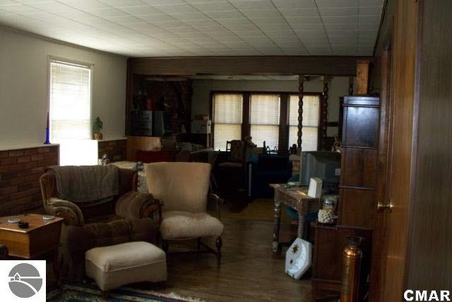 2426 North Pingree Road Alma, MI 48801 - Photo 4 of 8 1770389-3.JPG