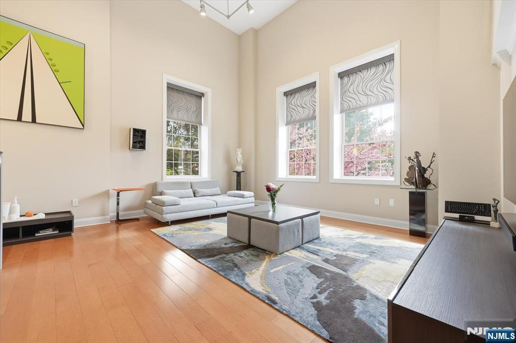 1201 Rio Vista Drive Mahwah, NJ 07430 - Photo 2 of 50