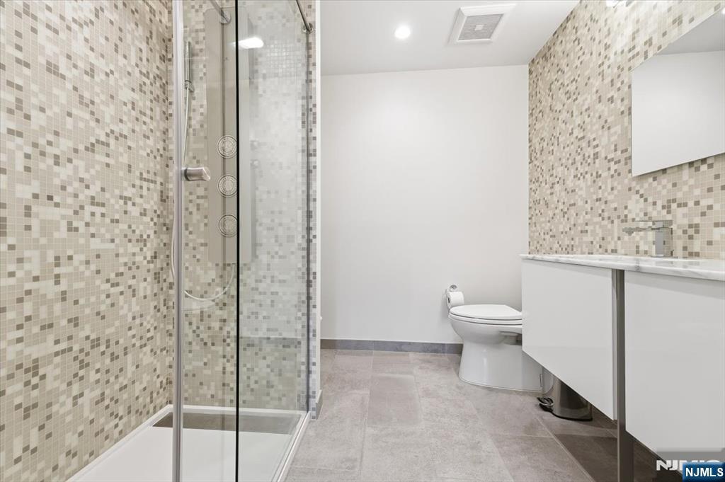 1201 Rio Vista Drive Mahwah, NJ 07430 - Photo 26 of 50