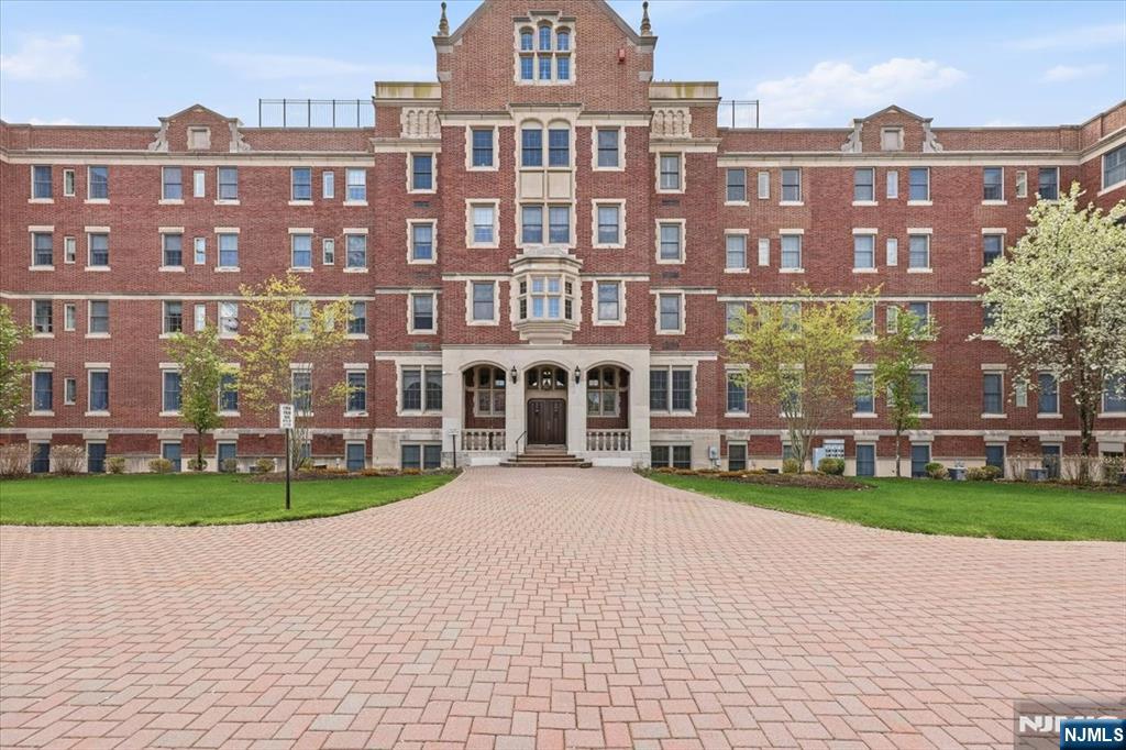 1201 Rio Vista Drive Mahwah, NJ 07430 - Photo 35 of 50