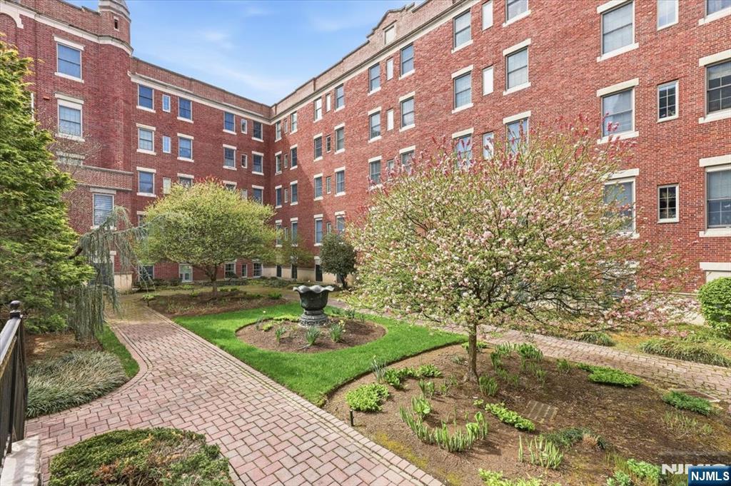 1201 Rio Vista Drive Mahwah, NJ 07430 - Photo 36 of 50