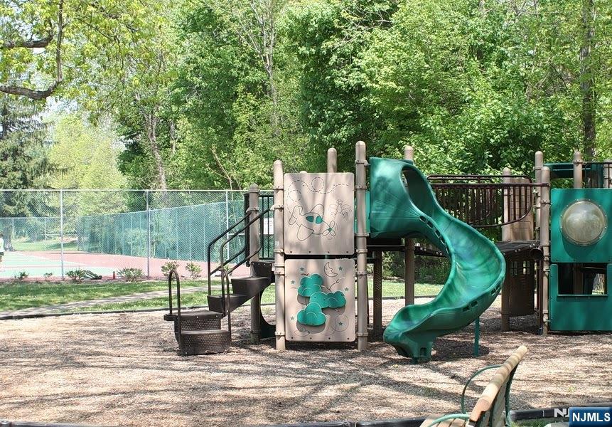 1201 Rio Vista Drive Mahwah, NJ 07430 - Photo 43 of 50