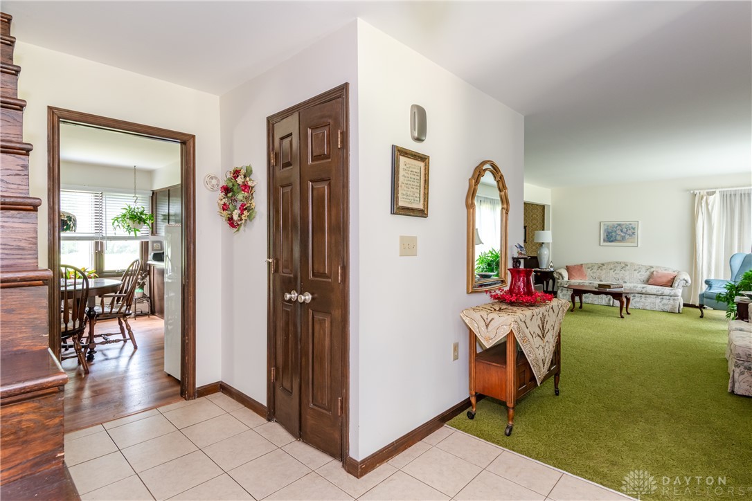 2473 Linebaugh Road Xenia, OH 45385 - Photo 13 of 69