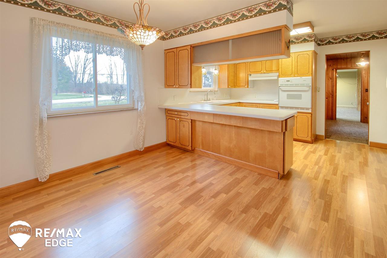 9126 East Coldwater Road Davison, MI 48423 - Photo 11 of 37 21528382-10.JPG