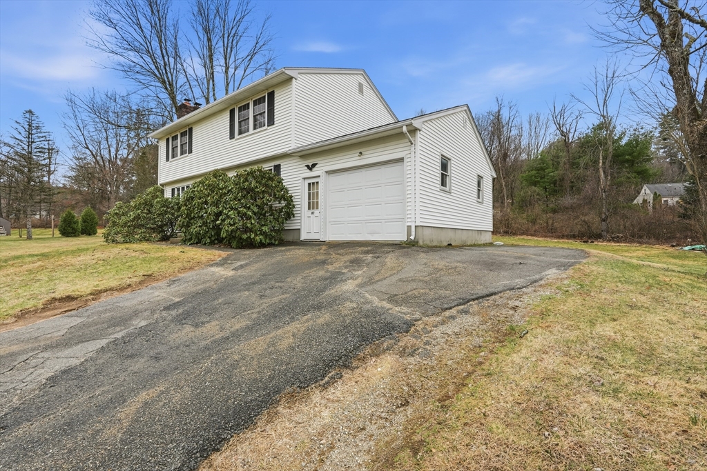 82 Stagecoach Road Amherst, MA 01002 - Photo 2 of 31 Gallery Image 2