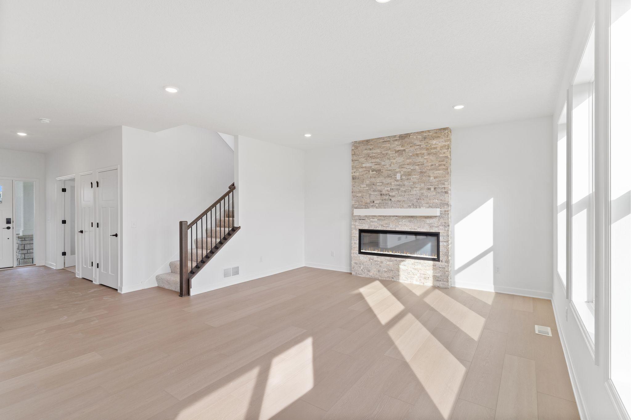 905 Milborne Lane Northwest Rochester, MN 55901 - Photo 8 of 28