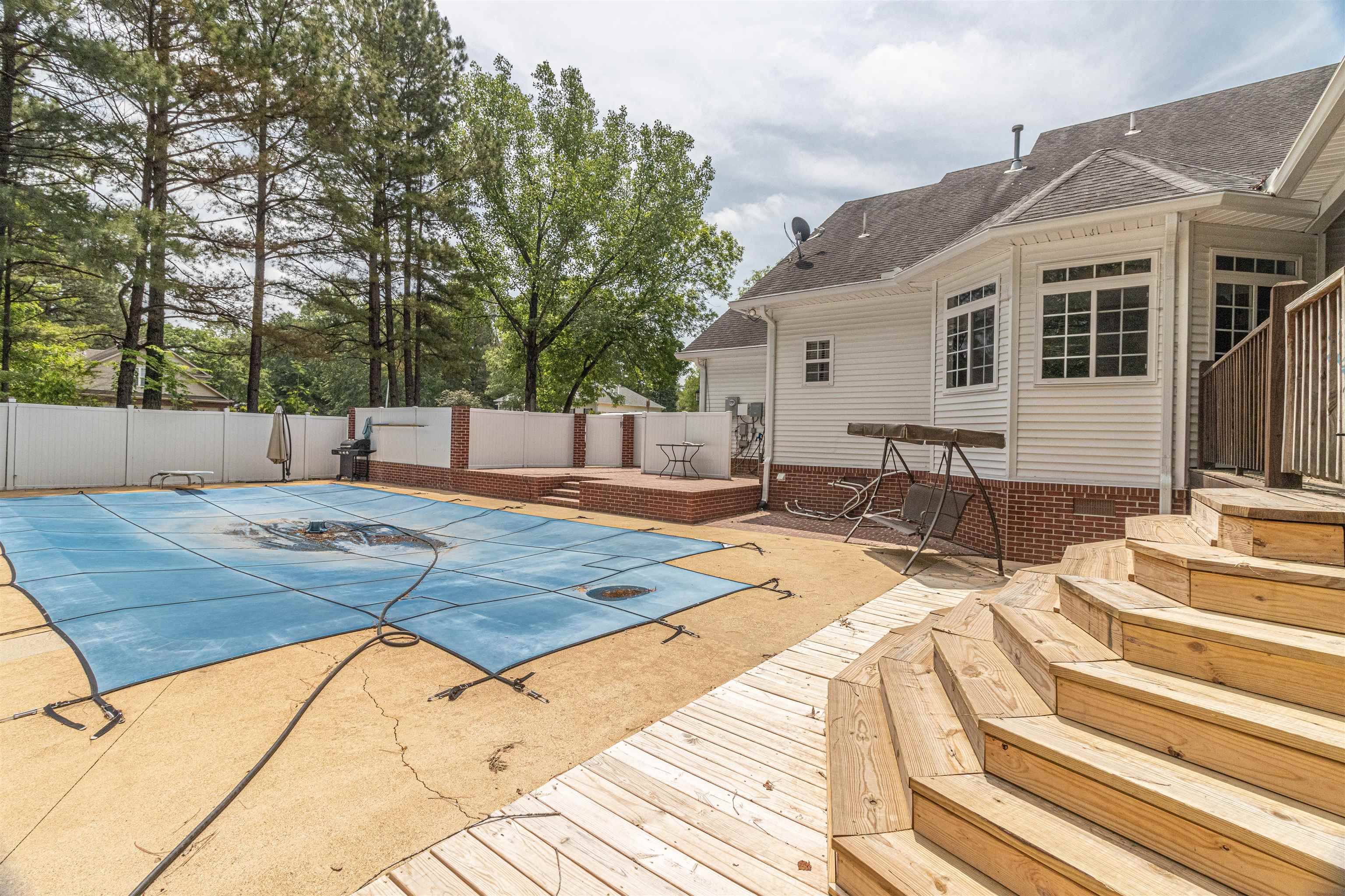 3501 Blue Bird Lane Corinth, MS 38834 - Photo 25 of 25 a view of a house with swimming pool