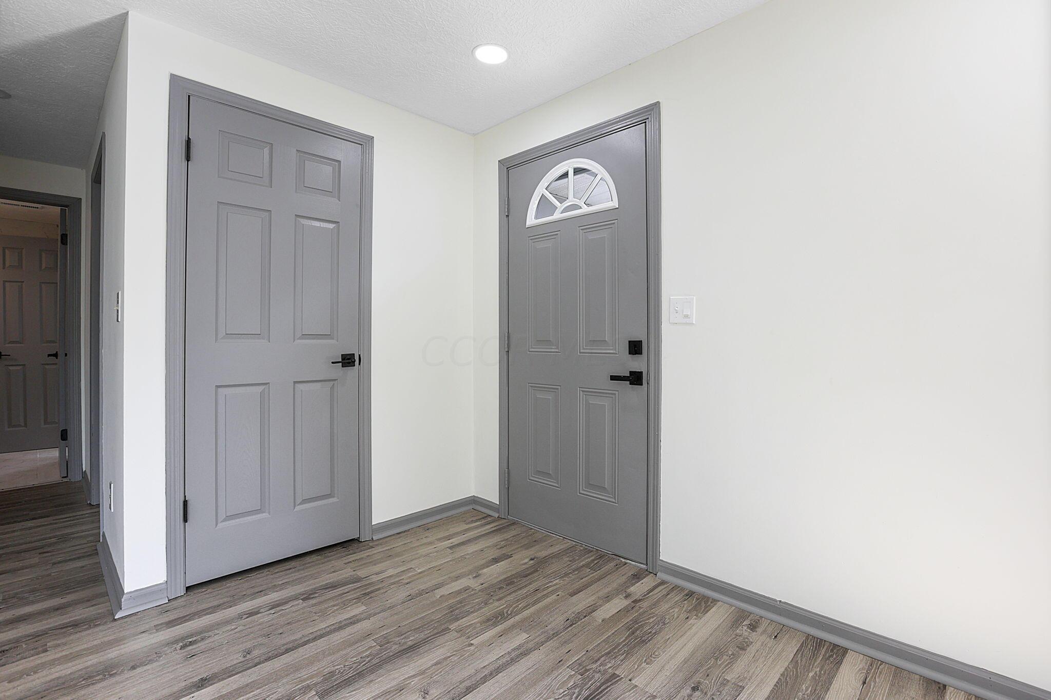 3375 Spangler Road, Unit A6 Columbus, OH 43207 - Photo 3 of 20 7-web-or-mls-0D3A4567