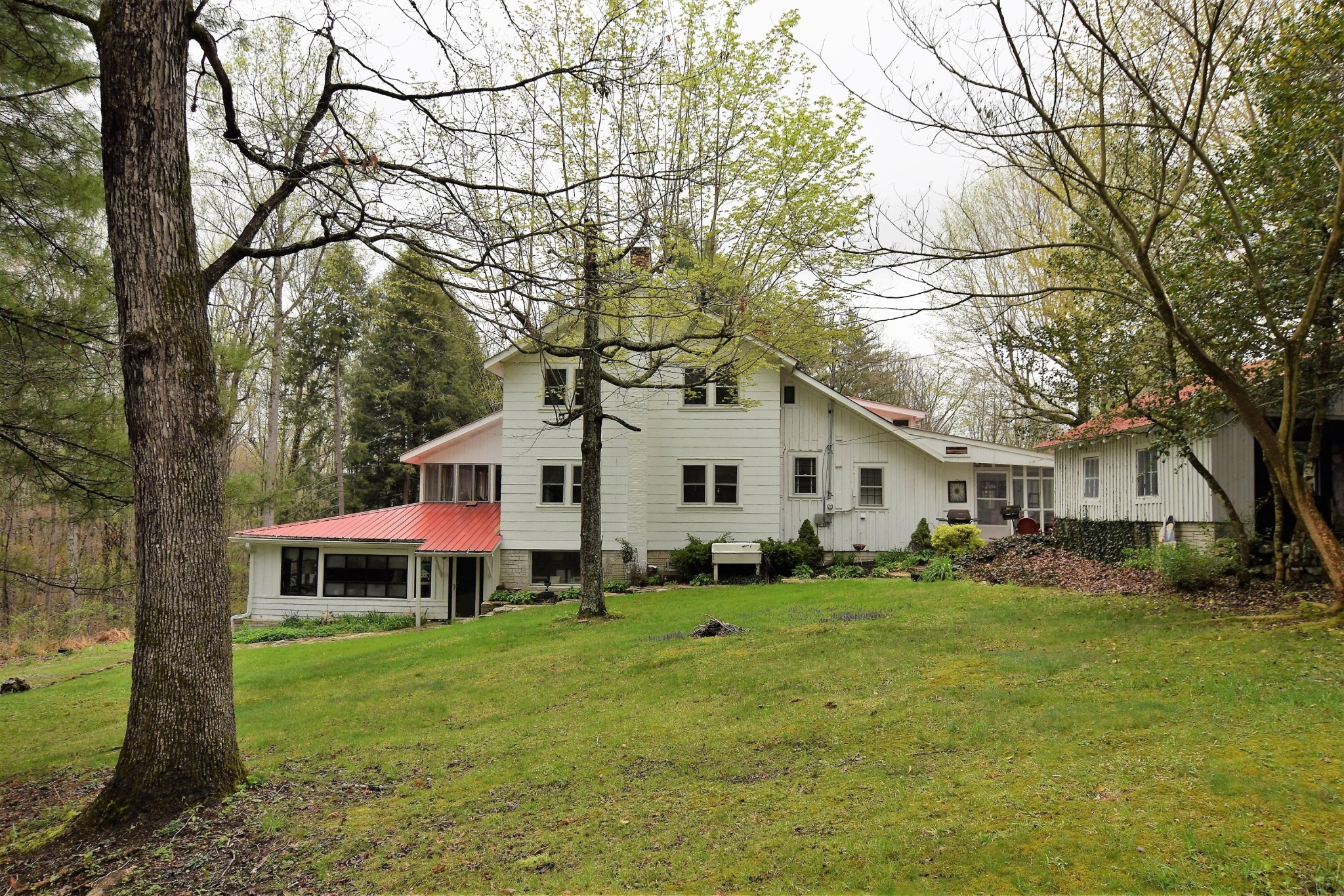 2338 Bear Creek Road Oneida, TN 37841 - Photo 2 of 40 a front view of house with yard and green space