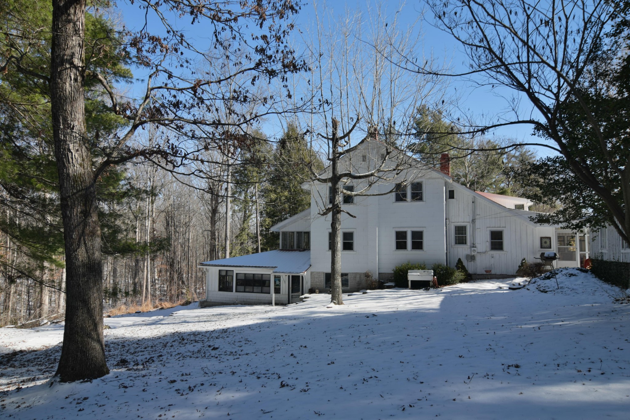 2338 Bear Creek Road Oneida, TN 37841 - Photo 36 of 40 a front view of a house with garden