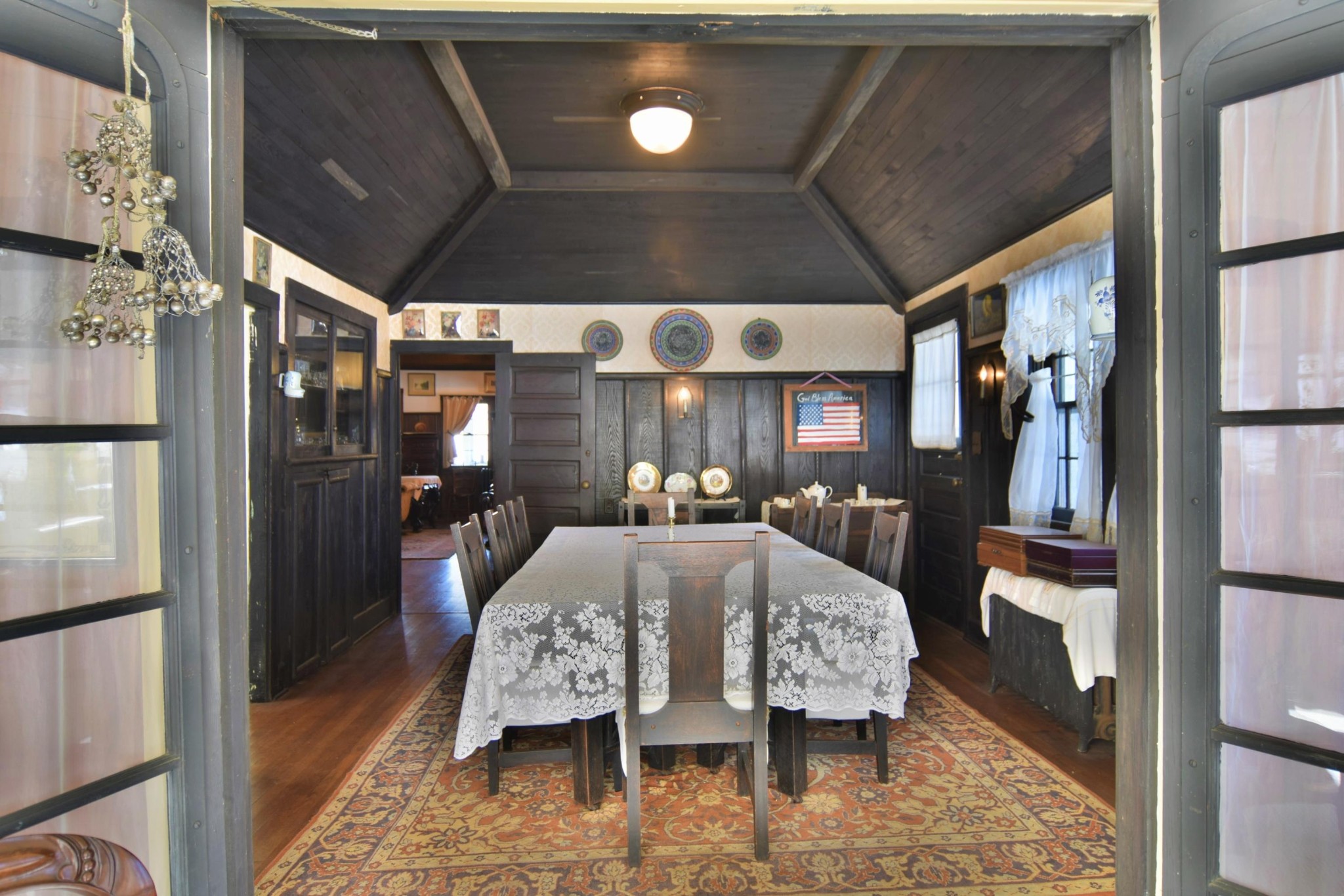 2338 Bear Creek Road Oneida, TN 37841 - Photo 8 of 40 a dining room with furniture and a rug