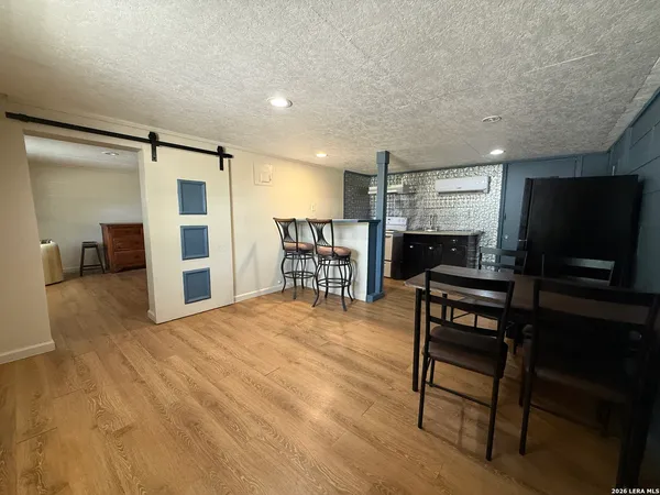 $850 | 135 East Quill Drive, Unit 8, San Antonio, TX 78228