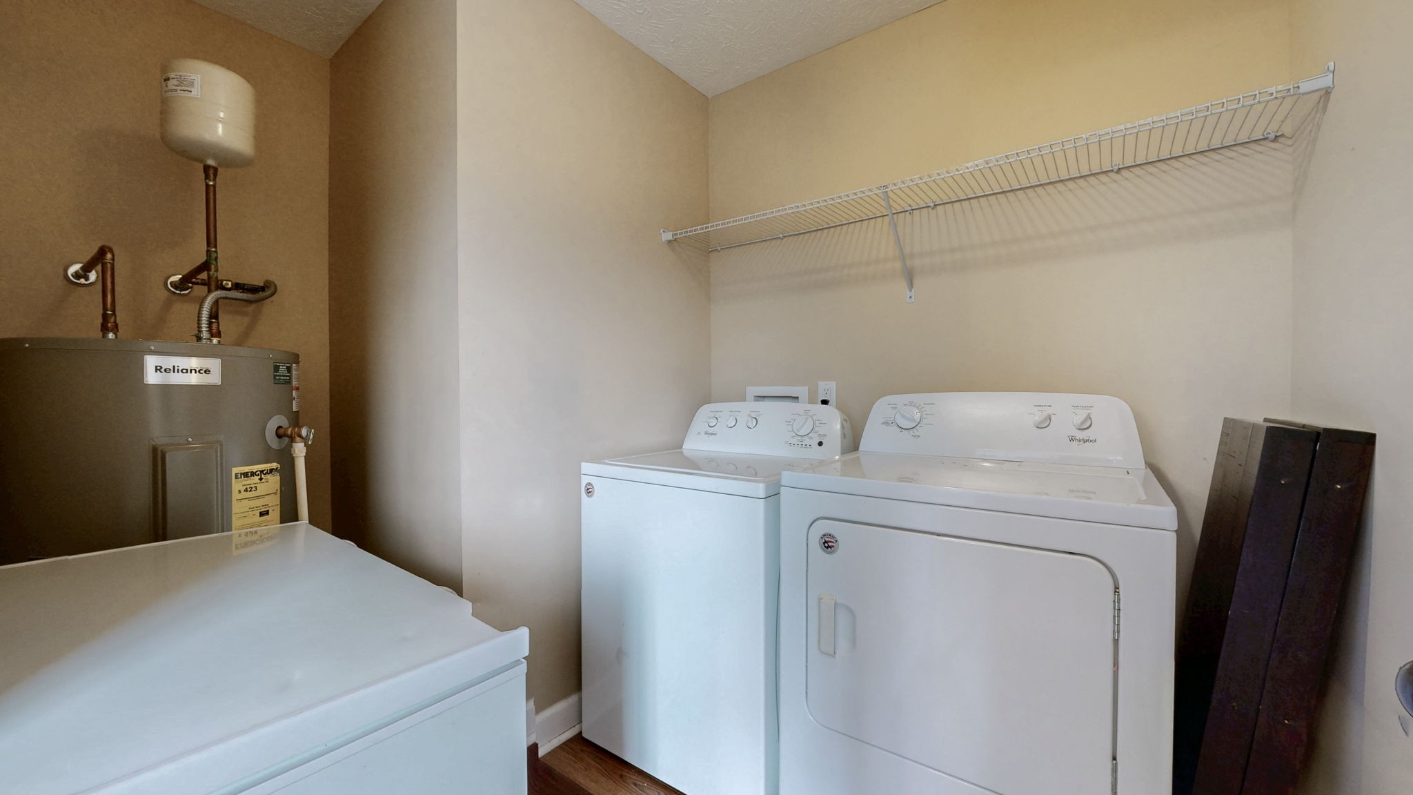 574 Keytown Road Portland, TN 37148 - Photo 18 of 45 a utility room with dryer and washer