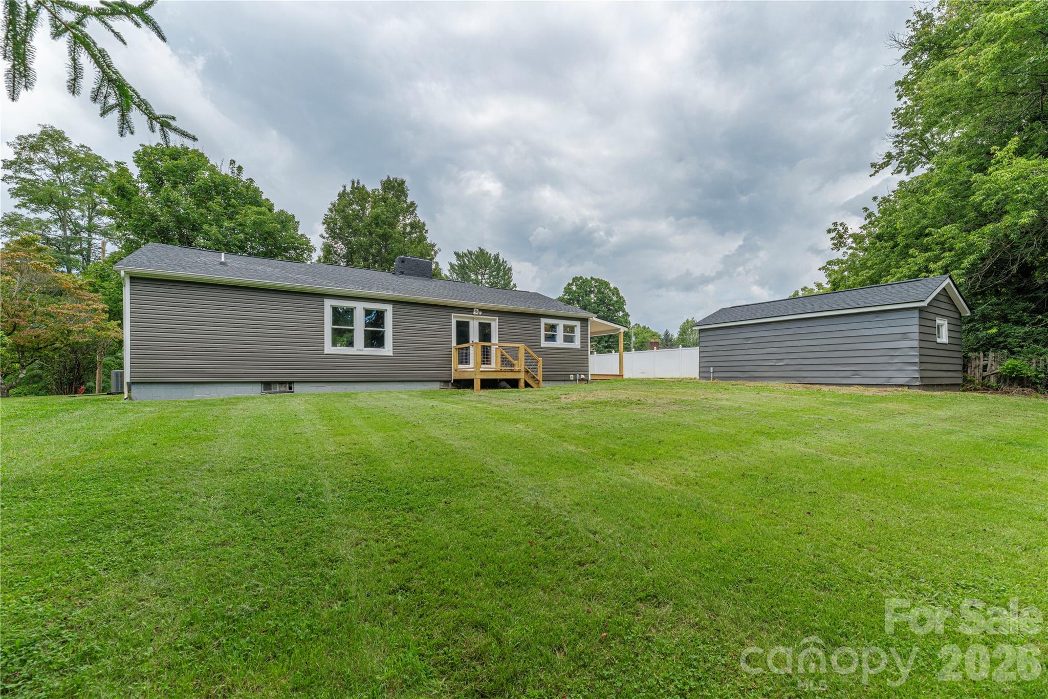 638 Newfound Street Canton, NC 28716 - Photo 2 of 33 Gallery Image 2
