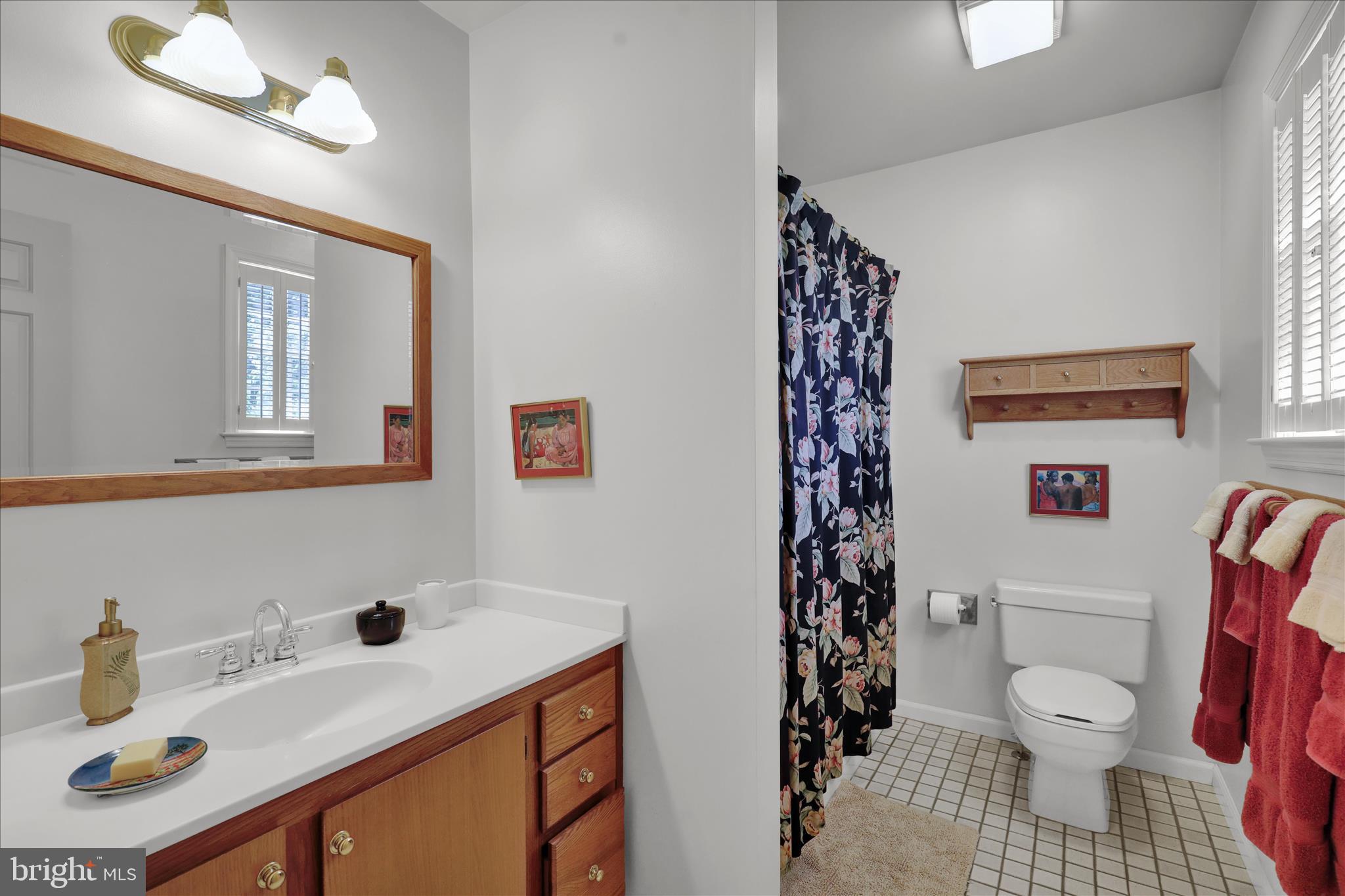 313 Parkview Road Reading, PA 19606 - Photo 24 of 57 Second-floor full bath