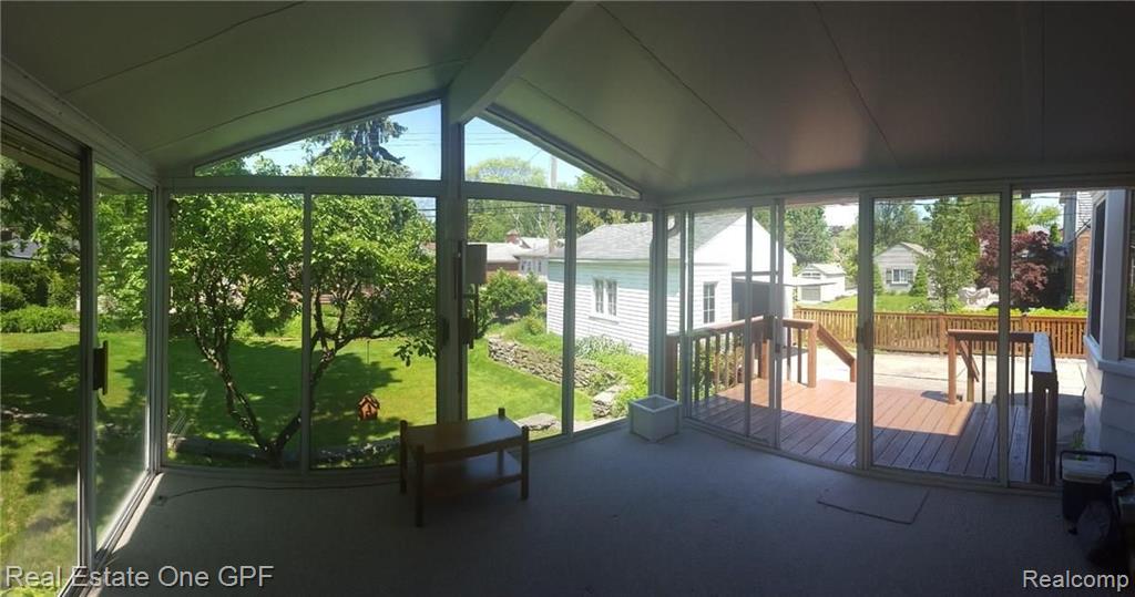 740 Hawthorne Road Grosse Pointe Woods, MI 48236 - Photo 12 of 47