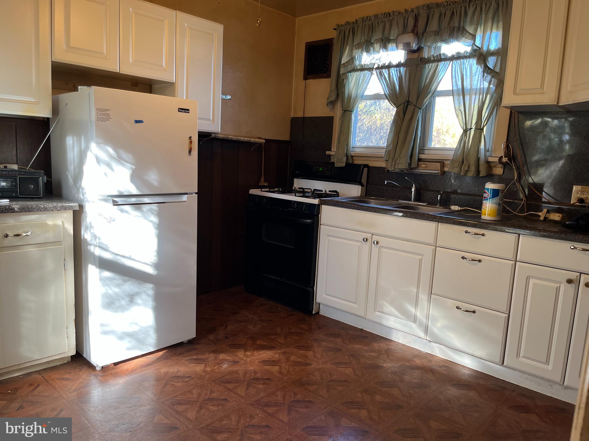 478 Crown Point Road Thorofare, NJ 08086 - Photo 5 of 41
