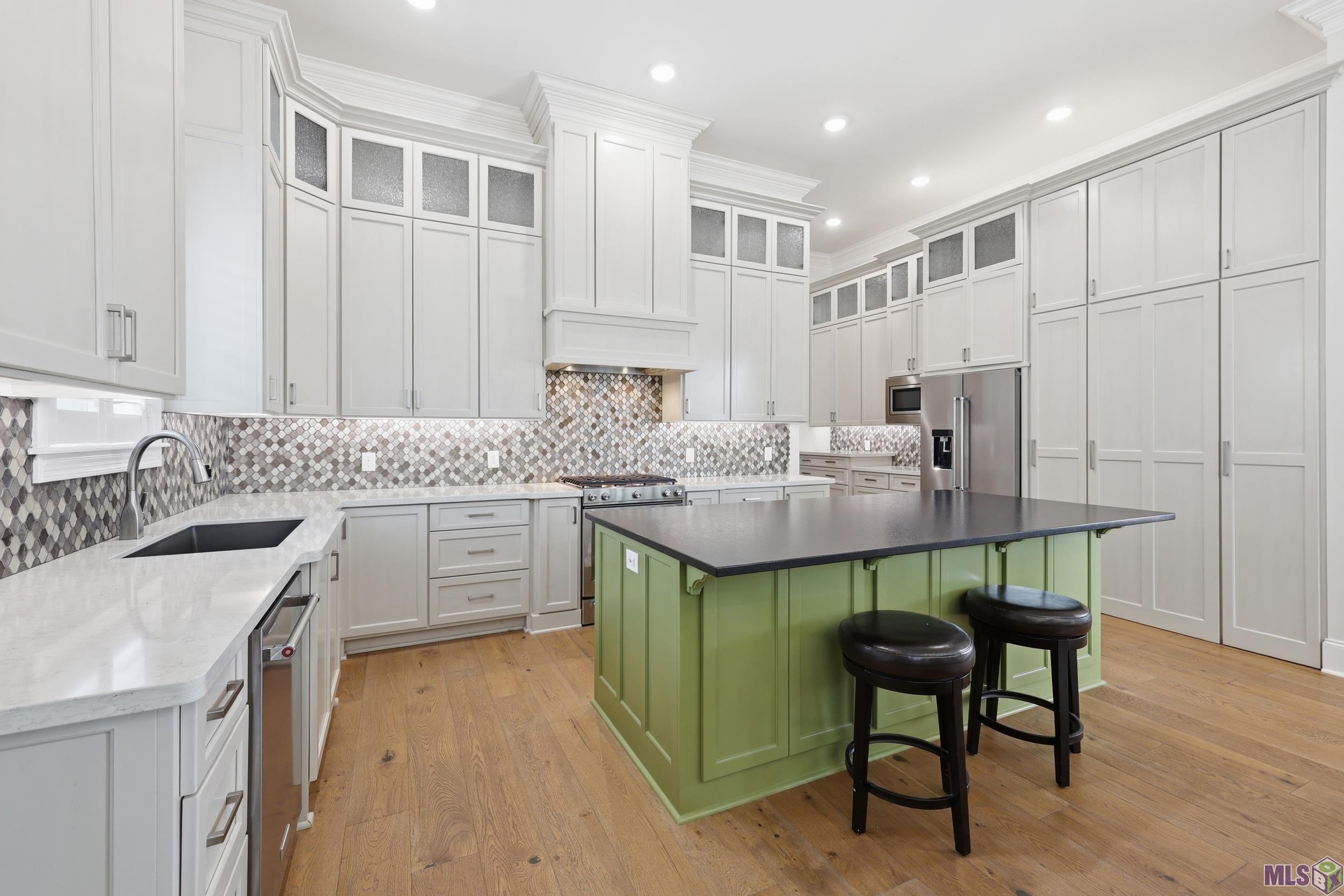 202 Rue Etienne Thibodaux, LA 70301 - Photo 7 of 31 Quartz countertops