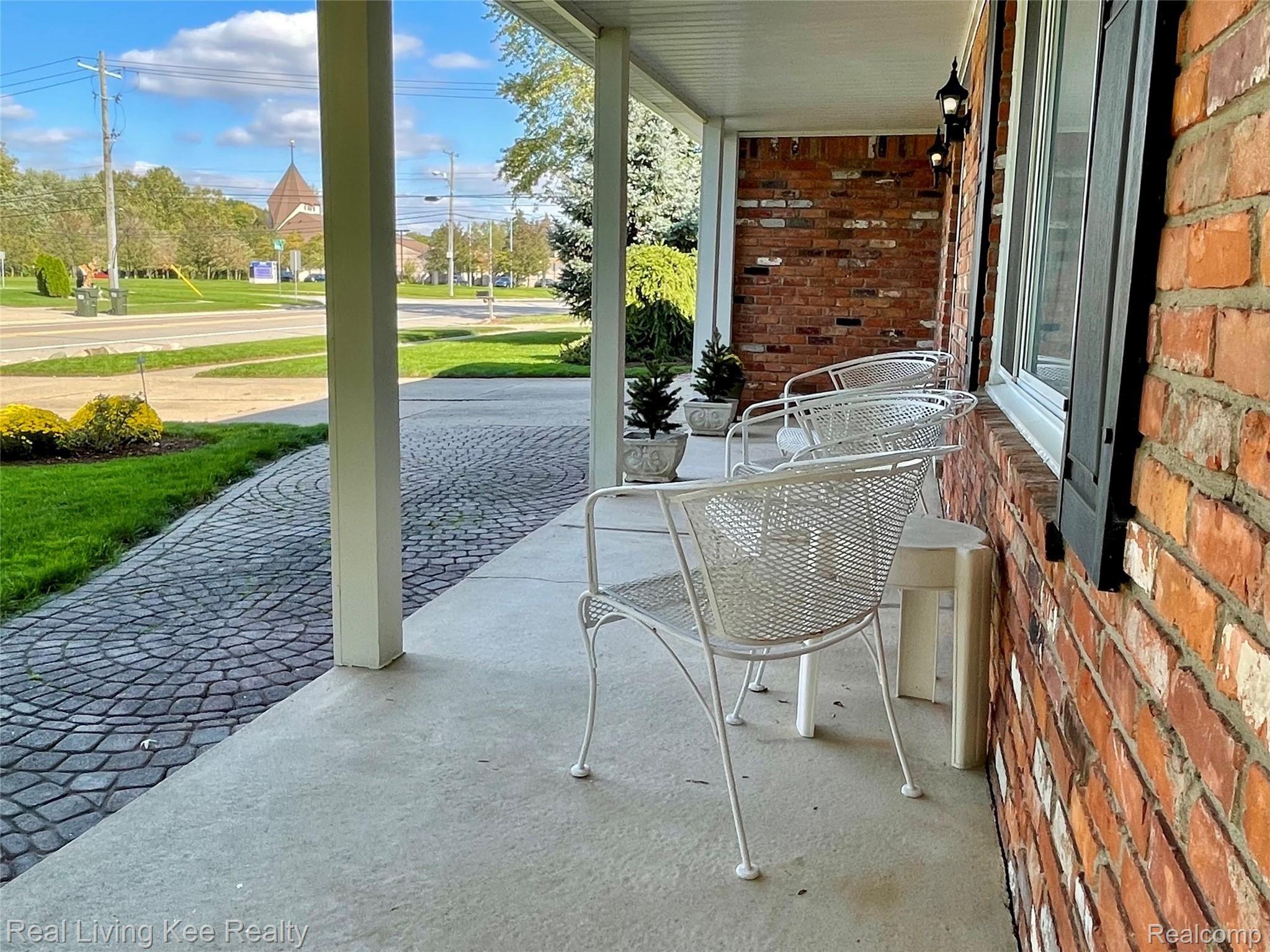 988 Briston Drive Rochester, MI 48307 - Photo 14 of 79 Front Porch View.jpg