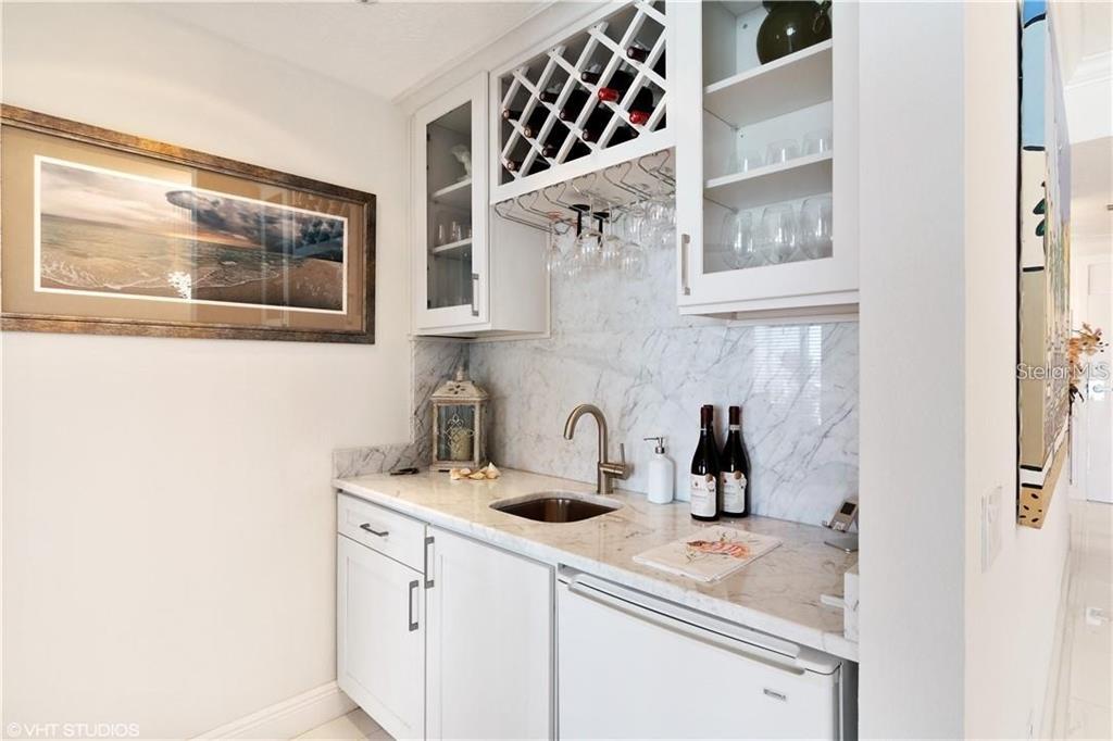 615 Dream Island Road, Unit 107 Longboat Key, FL 34228 - Photo 11 of 20