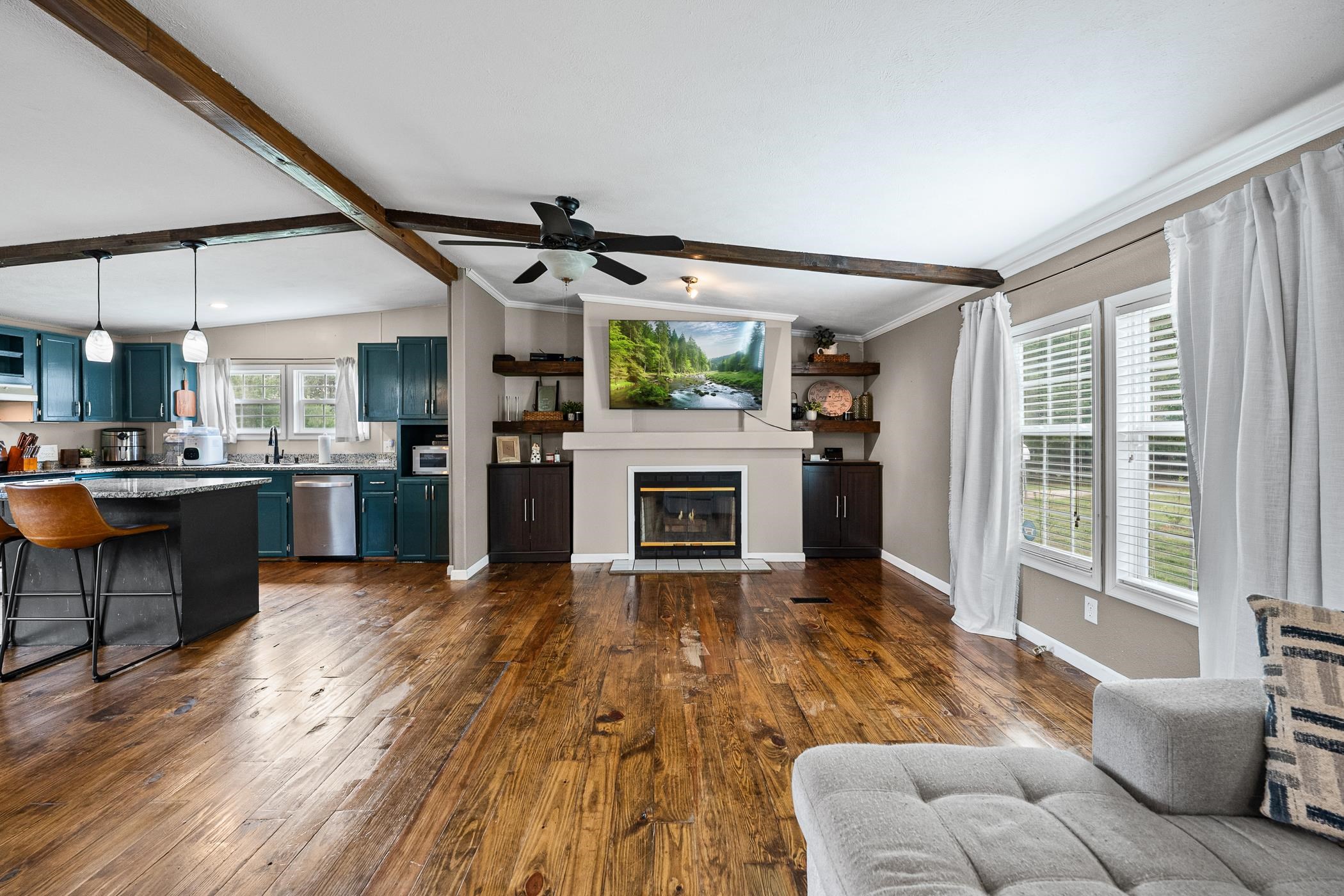 247 Perry Road Greer, SC 29651 - Photo 8 of 41 Gallery Image 8
