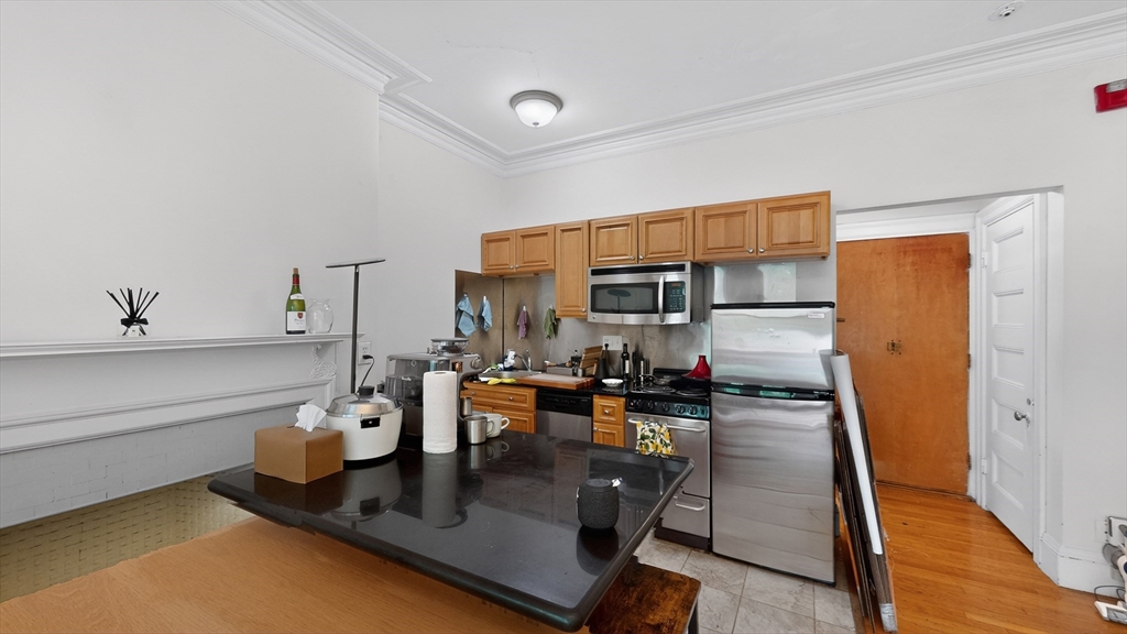 1071 Beacon Street, Unit 3 Brookline, MA 02446 - Photo 7 of 11