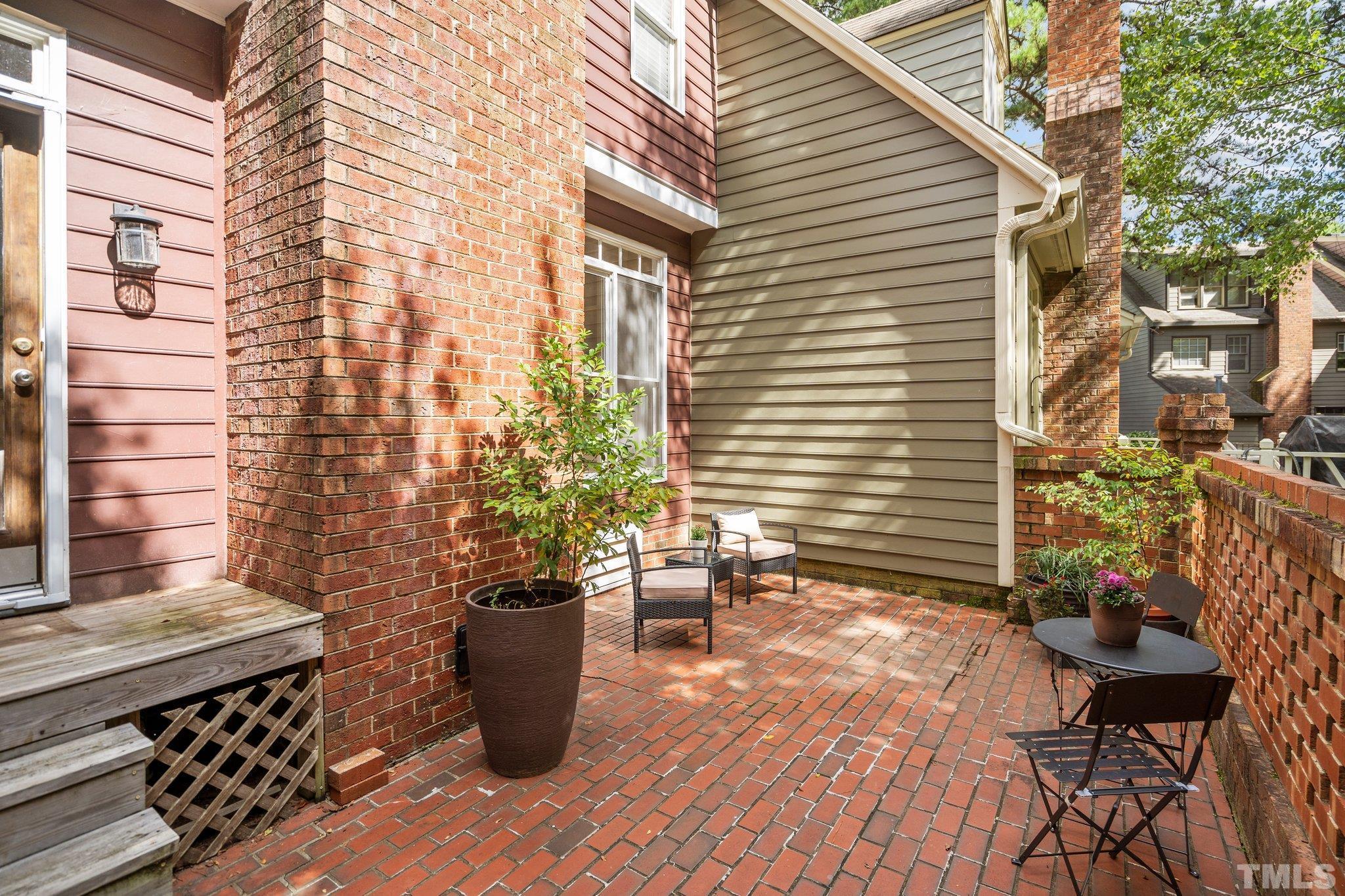 612 Crabbery Lane Raleigh, NC 27609 - Photo 3 of 38 Gallery Image 3