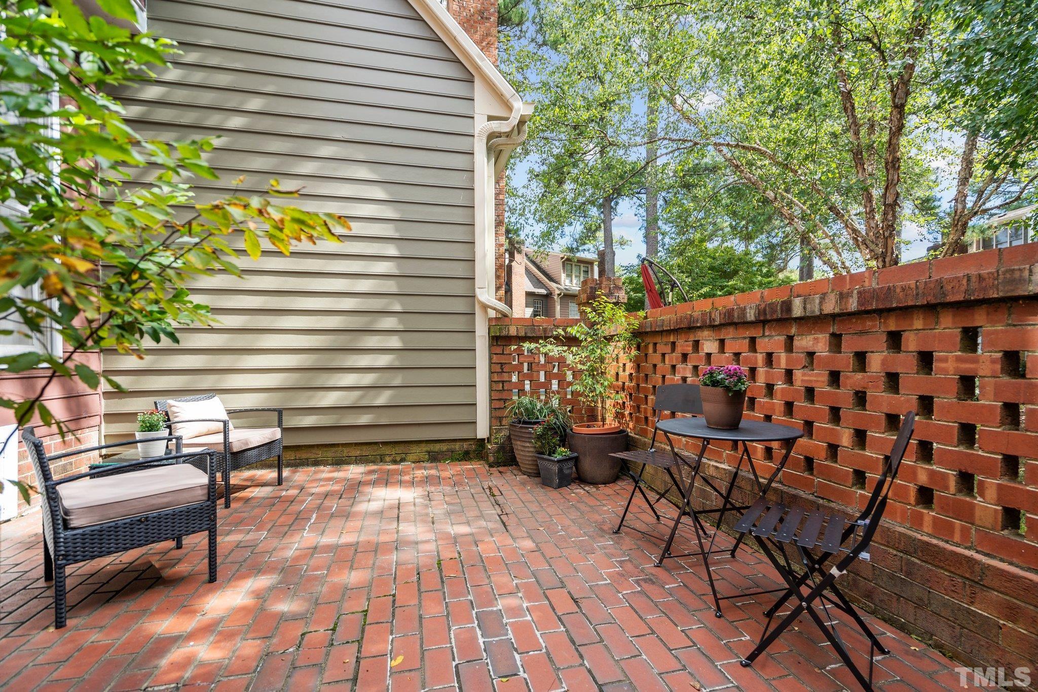 612 Crabbery Lane Raleigh, NC 27609 - Photo 5 of 38 Gallery Image 5