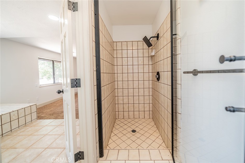 13786 Crow Road Apple Valley, CA 92307 - Photo 35 of 59 13786 Crow Rd Nugent Group Primary bathroom