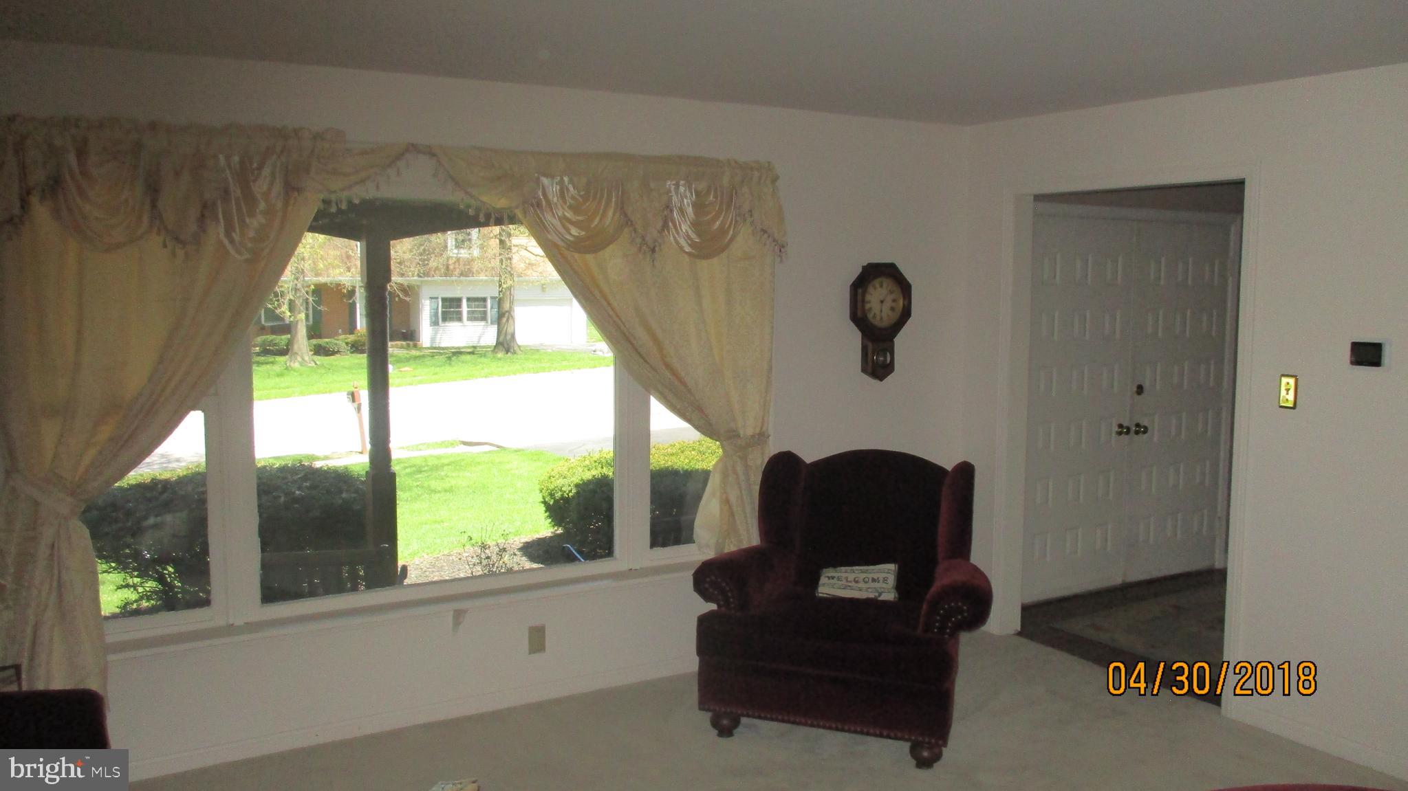3460 Edenbridge Road York, PA 17402 - Photo 2 of 20 Formal Living Room